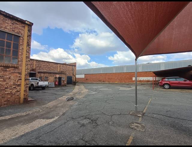 402M² WAREHOUSE FOR SALE IN VANDERBIJLPARK CE 6